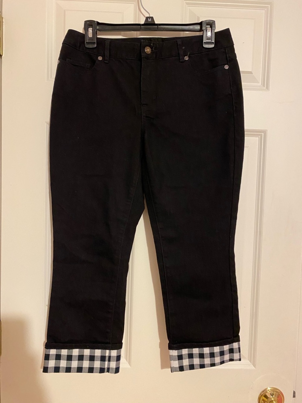 Coldwater Creek cropped natural fit black jeans w/ cuffed plaid details, size 6